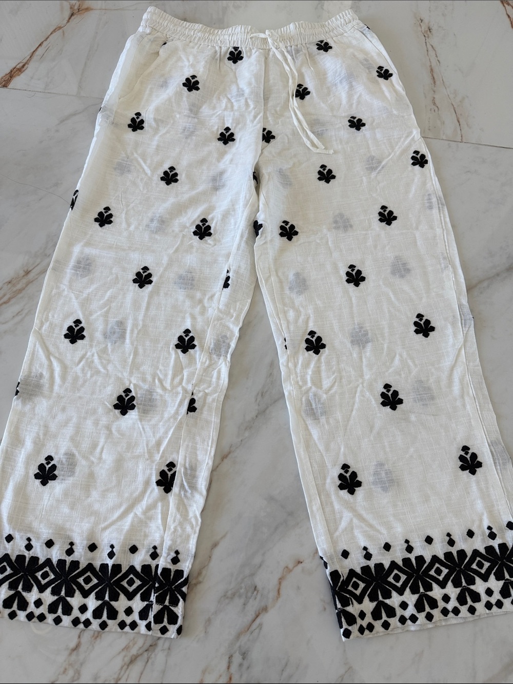 Ryann’s Closet White linen Embroidered Lounge Pants with Black Motifs New